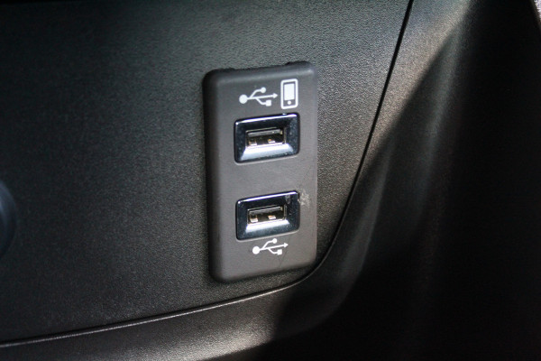 Opel Crossland 1.2-Turbo 110 pk Ultimate Mooie en luxe hoogzitter met weinig km's ! Volautm. airco dual, cruise control, camera, comfortstoelen, metallic lak,  LM wielen, navigatie, telefoonvoorb., LED verlichting  etc.