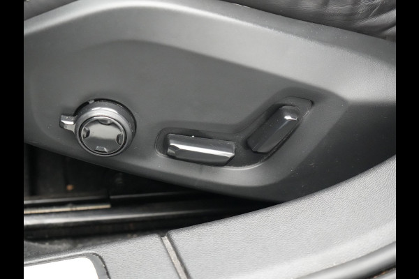 Volvo V60 T6 Recharge AWD R-Design Plug In Hybrid 340pk Dealer O.H PHEV | Trekhaak Af Fabriek | Adaptive Cruise | Camera | Lederen Sporstoelen Memory & Verwarmd | Harman & Kardon | Apple Carplay | Navigatie | Virtual | DAB | Volvo V60 T6 Recharge AWD R-Design Plug In Hybrid 340pk Dealer O.H PHEV | Trekhaak Af Fabriek | Adaptive Cruise | Camera | Lederen Sporstoelen Memory & Verwarmd | Harman & Kardon | Apple Carplay | Navigatie | Virtual | DAB |