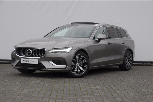 Volvo V60 T6 340PK Automaat Recharge AWD Inscription / Panoramadak / BLIS / Parkeersensoren met camera / Elektrische achterklep / Stoel - en stuurwielverwarming / Getint glas / Adaptieve cruise control