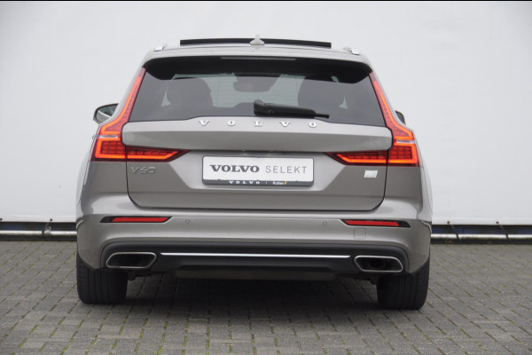 Volvo V60 T6 340PK Automaat Recharge AWD Inscription / Panoramadak / BLIS / Parkeersensoren met camera / Elektrische achterklep / Stoel - en stuurwielverwarming / Getint glas / Adaptieve cruise control