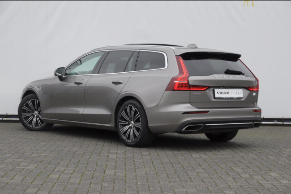 Volvo V60 T6 340PK Automaat Recharge AWD Inscription / Panoramadak / BLIS / Parkeersensoren met camera / Elektrische achterklep / Stoel - en stuurwielverwarming / Getint glas / Adaptieve cruise control