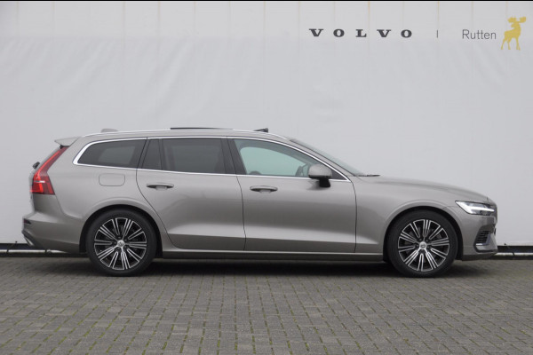 Volvo V60 T6 340PK Automaat Recharge AWD Inscription / Panoramadak / BLIS / Parkeersensoren met camera / Elektrische achterklep / Stoel - en stuurwielverwarming / Getint glas / Adaptieve cruise control