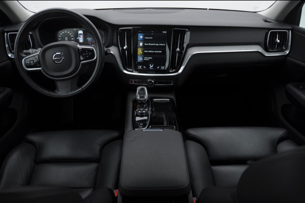 Volvo V60 T6 340PK Automaat Recharge AWD Inscription / Panoramadak / BLIS / Parkeersensoren met camera / Elektrische achterklep / Stoel - en stuurwielverwarming / Getint glas / Adaptieve cruise control