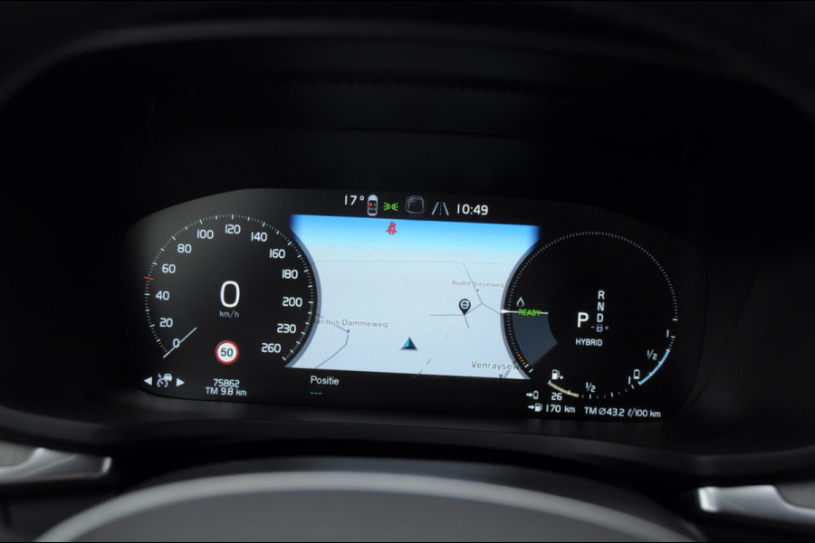 Volvo V60 T6 340PK Automaat Recharge AWD Inscription / Panoramadak / BLIS / Parkeersensoren met camera / Elektrische achterklep / Stoel - en stuurwielverwarming / Getint glas / Adaptieve cruise control
