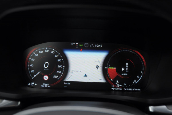 Volvo V60 T6 340PK Automaat Recharge AWD Inscription / Panoramadak / BLIS / Parkeersensoren met camera / Elektrische achterklep / Stoel - en stuurwielverwarming / Getint glas / Adaptieve cruise control