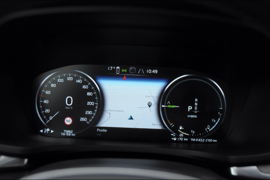 Volvo V60 T6 340PK Automaat Recharge AWD Inscription / Panoramadak / BLIS / Parkeersensoren met camera / Elektrische achterklep / Stoel - en stuurwielverwarming / Getint glas / Adaptieve cruise control