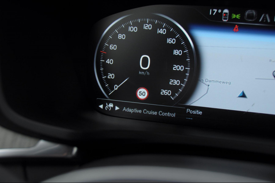 Volvo V60 T6 340PK Automaat Recharge AWD Inscription / Panoramadak / BLIS / Parkeersensoren met camera / Elektrische achterklep / Stoel - en stuurwielverwarming / Getint glas / Adaptieve cruise control