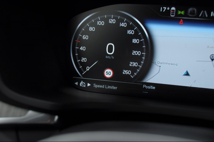 Volvo V60 T6 340PK Automaat Recharge AWD Inscription / Panoramadak / BLIS / Parkeersensoren met camera / Elektrische achterklep / Stoel - en stuurwielverwarming / Getint glas / Adaptieve cruise control