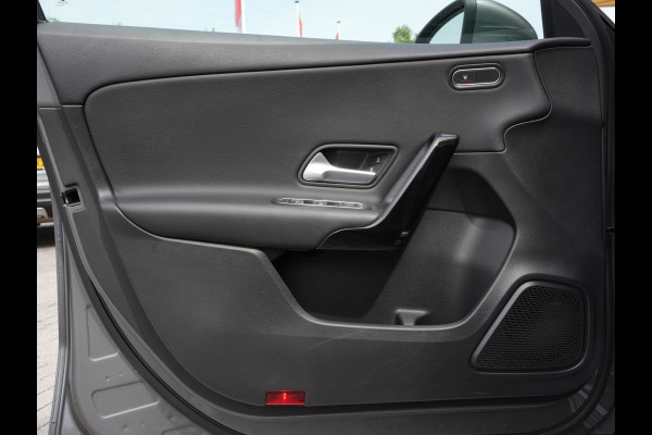 Mercedes-Benz A-Klasse 180 Business Solution Automaat | Navigatie | Android/Apple Carplay