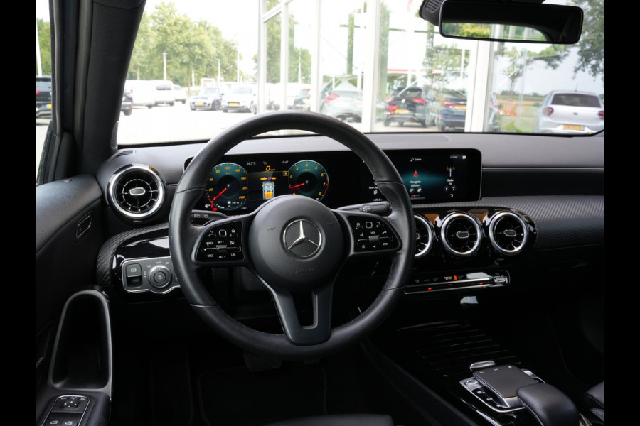 Mercedes-Benz A-Klasse 180 Business Solution Automaat | Navigatie | Android/Apple Carplay