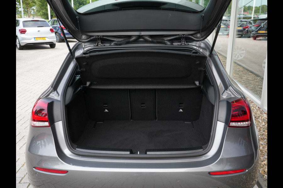 Mercedes-Benz A-Klasse 180 Business Solution Automaat | Navigatie | Android/Apple Carplay