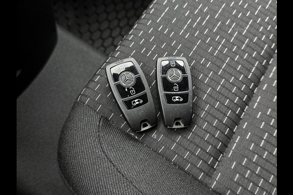Mercedes-Benz Vito 116 CDI L2 Pro Parkeerpakket Achterklep Trekhaak Achteruitrijcamera Apple Carplay/Android Auto Betimmering Cruise Control Mercedes-Benz Vito 116 CDI L2 Pro Parkeerpakket Achterklep Trekhaak Achteruitrijcamera Apple Carplay/Android Auto Betimmering Cruise Control