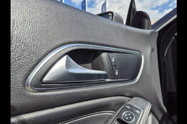 Mercedes-Benz CLA-Klasse Shooting Brake 180 Business Solution | schuifdak | halfleder | navigatie | stoelverwarming | trekhaak wegklapbaar