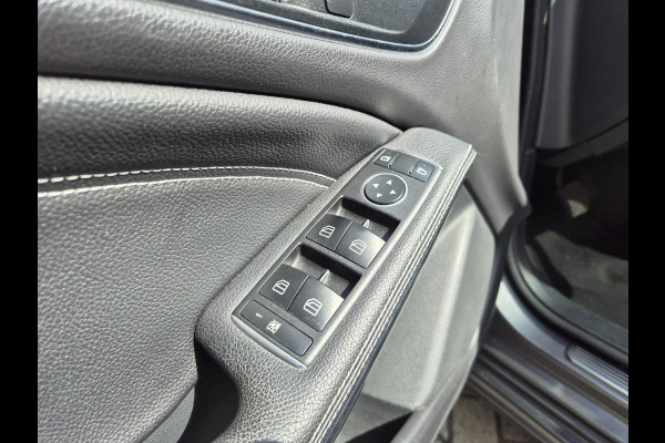 Mercedes-Benz CLA-Klasse Shooting Brake 180 Business Solution | schuifdak | halfleder | navigatie | stoelverwarming | trekhaak wegklapbaar