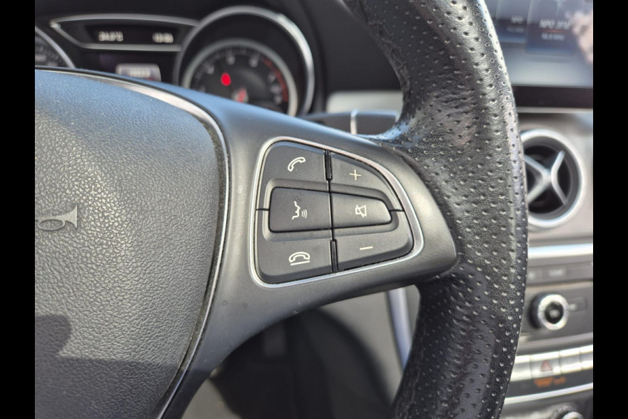 Mercedes-Benz CLA-Klasse Shooting Brake 180 Business Solution | schuifdak | halfleder | navigatie | stoelverwarming | trekhaak wegklapbaar