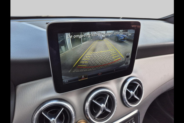 Mercedes-Benz CLA-Klasse Shooting Brake 180 Business Solution | schuifdak | halfleder | navigatie | stoelverwarming | trekhaak wegklapbaar