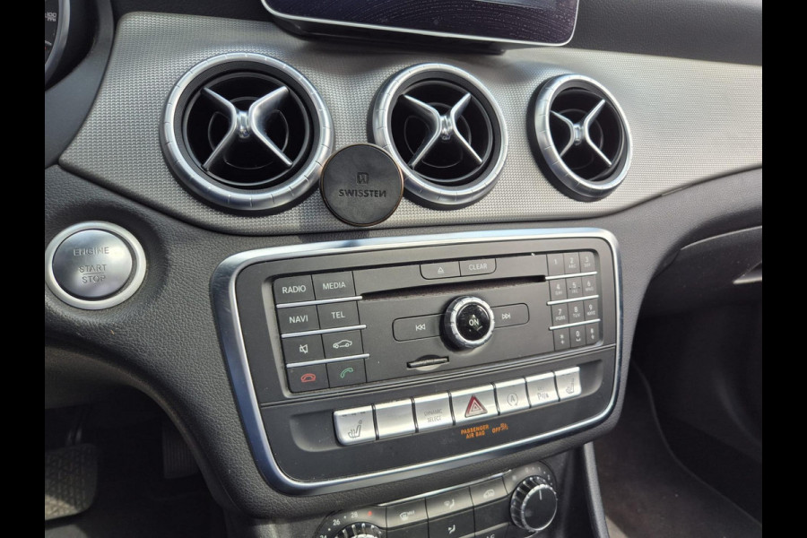 Mercedes-Benz CLA-Klasse Shooting Brake 180 Business Solution | schuifdak | halfleder | navigatie | stoelverwarming | trekhaak wegklapbaar