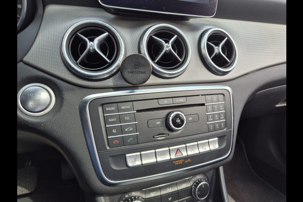 Mercedes-Benz CLA-Klasse Shooting Brake 180 Business Solution | schuifdak | halfleder | navigatie | stoelverwarming | trekhaak wegklapbaar