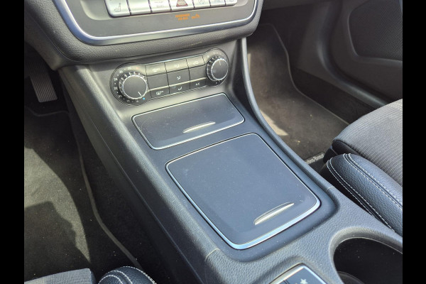 Mercedes-Benz CLA-Klasse Shooting Brake 180 Business Solution | schuifdak | halfleder | navigatie | stoelverwarming | trekhaak wegklapbaar