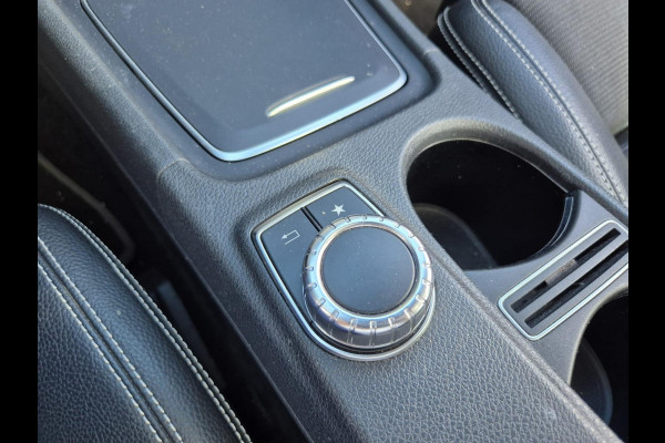 Mercedes-Benz CLA-Klasse Shooting Brake 180 Business Solution | schuifdak | halfleder | navigatie | stoelverwarming | trekhaak wegklapbaar