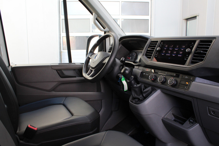 Volkswagen Crafter 35t 2.0 TDI L3H3 > Leer/Navi/Trekhaak/parkeersensoren... Volkswagen Crafter 35t 2.0 TDI L3H3 > Leer/Navi/Trekhaak/parkeersensoren...