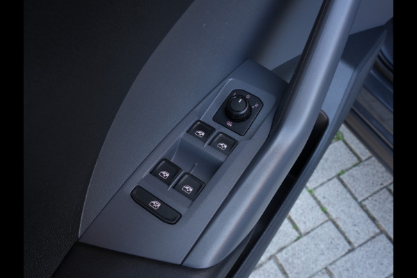 Volkswagen T-Cross 1.0 TSI Life Business | Navigatie | DAB | Adaptive Cruise | Climate Control