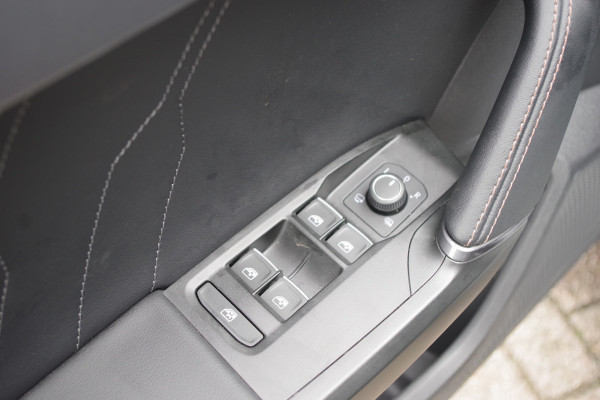 CUPRA Leon 1.4 e-Hybrid 245 PK VZ Adrenaline PHEV, Stoelverwarming, Carplay, Camera