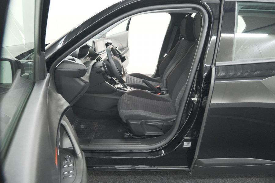 Peugeot 2008 PureTech 130 EAT8 Active | Parkeersensoren | Navigatie | Apple Carplay Peugeot 2008 PureTech 130 EAT8 Active | Parkeersensoren | Navigatie | Apple Carplay