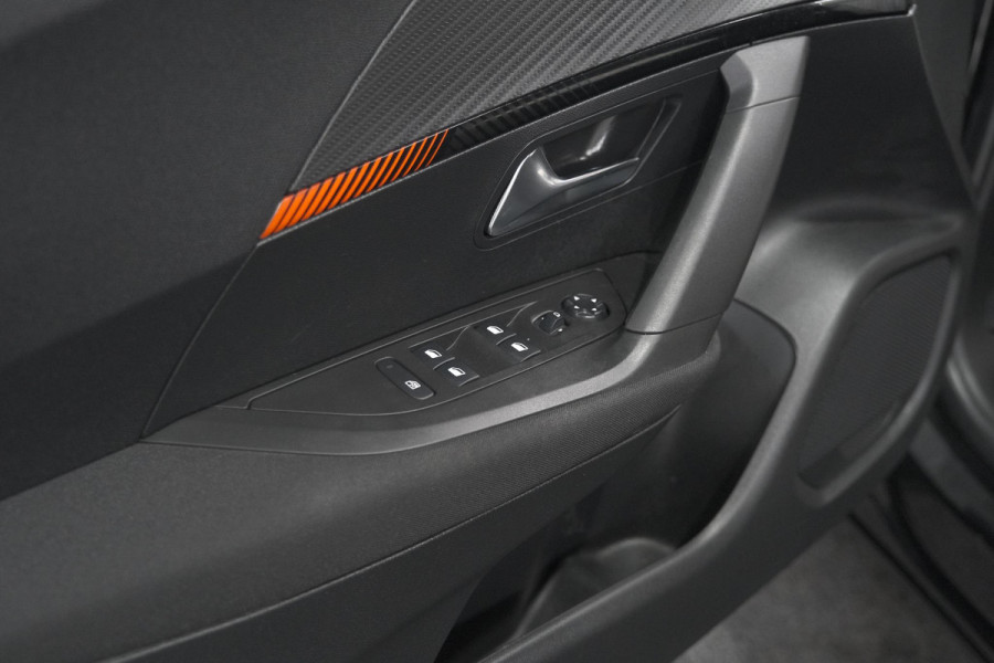 Peugeot 2008 PureTech 130 EAT8 Active | Parkeersensoren | Navigatie | Apple Carplay Peugeot 2008 PureTech 130 EAT8 Active | Parkeersensoren | Navigatie | Apple Carplay