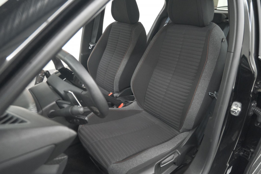 Peugeot 2008 PureTech 130 EAT8 Active | Parkeersensoren | Navigatie | Apple Carplay Peugeot 2008 PureTech 130 EAT8 Active | Parkeersensoren | Navigatie | Apple Carplay