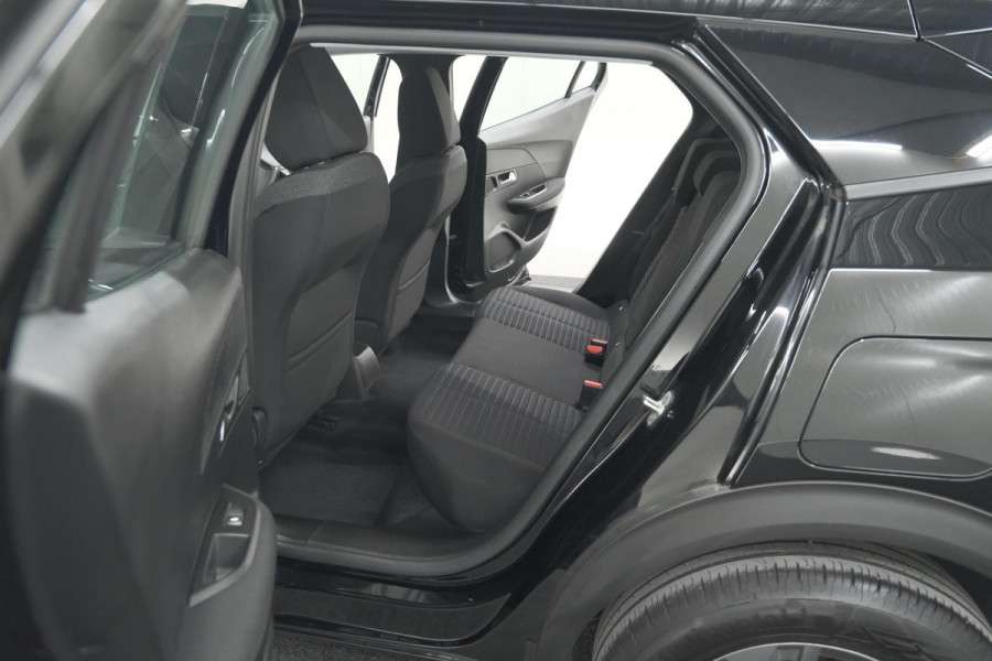 Peugeot 2008 PureTech 130 EAT8 Active | Parkeersensoren | Navigatie | Apple Carplay Peugeot 2008 PureTech 130 EAT8 Active | Parkeersensoren | Navigatie | Apple Carplay