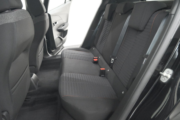 Peugeot 2008 PureTech 130 EAT8 Active | Parkeersensoren | Navigatie | Apple Carplay Peugeot 2008 PureTech 130 EAT8 Active | Parkeersensoren | Navigatie | Apple Carplay