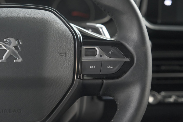 Peugeot 2008 PureTech 130 EAT8 Active | Parkeersensoren | Navigatie | Apple Carplay Peugeot 2008 PureTech 130 EAT8 Active | Parkeersensoren | Navigatie | Apple Carplay