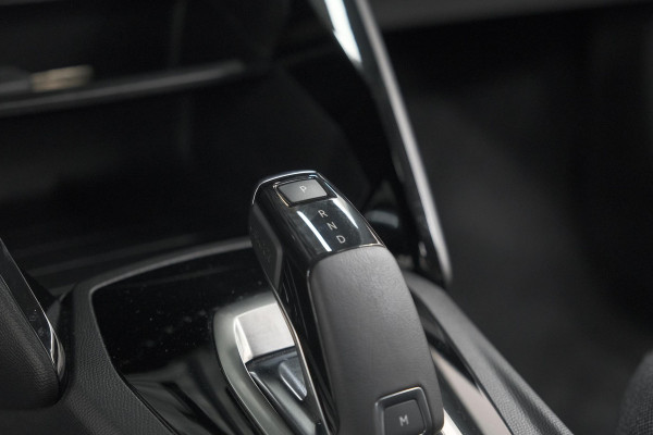 Peugeot 2008 PureTech 130 EAT8 Active | Parkeersensoren | Navigatie | Apple Carplay Peugeot 2008 PureTech 130 EAT8 Active | Parkeersensoren | Navigatie | Apple Carplay