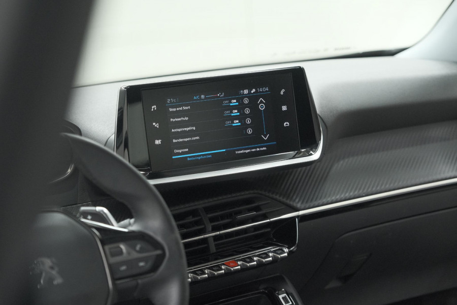 Peugeot 2008 PureTech 130 EAT8 Active | Parkeersensoren | Navigatie | Apple Carplay Peugeot 2008 PureTech 130 EAT8 Active | Parkeersensoren | Navigatie | Apple Carplay