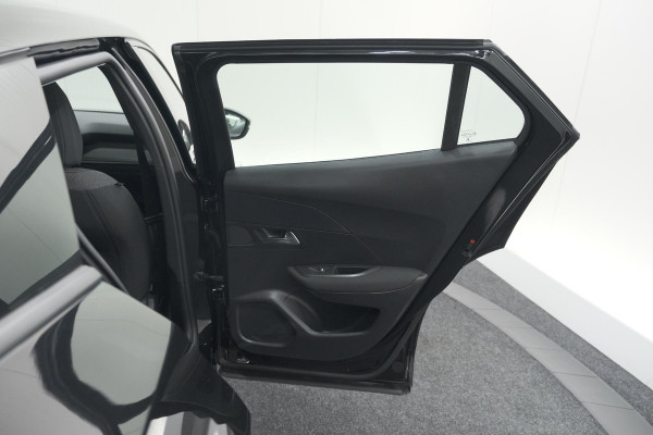 Peugeot 2008 PureTech 130 EAT8 Active | Parkeersensoren | Navigatie | Apple Carplay Peugeot 2008 PureTech 130 EAT8 Active | Parkeersensoren | Navigatie | Apple Carplay