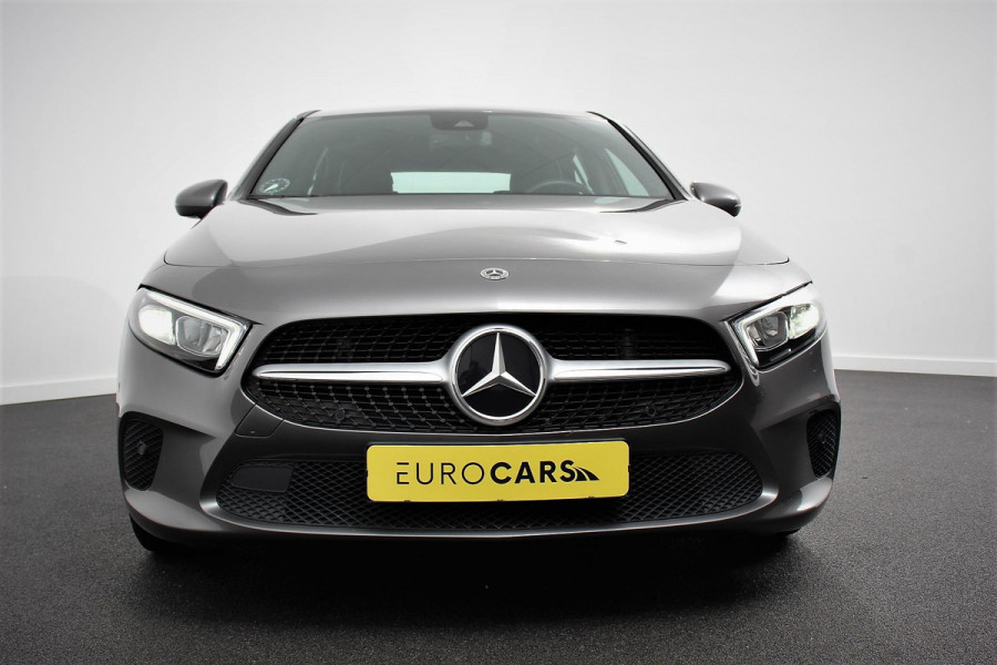 Mercedes-Benz A-Klasse 200 163pk Automaat Progressive Navigatie Camera Lane Assist Stoelverwarming LED DAB Keyless Go Lichtmetalen Velgen Mercedes-Benz A-Klasse 200 163pk Automaat Progressive Navigatie Camera Lane Assist Stoelverwarming LED DAB Keyless Go Lichtmetalen Velgen