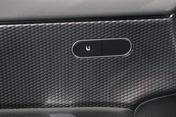 Mercedes-Benz A-Klasse 200 163pk Automaat Progressive Navigatie Camera Lane Assist Stoelverwarming LED DAB Keyless Go Lichtmetalen Velgen Mercedes-Benz A-Klasse 200 163pk Automaat Progressive Navigatie Camera Lane Assist Stoelverwarming LED DAB Keyless Go Lichtmetalen Velgen