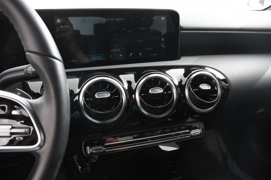 Mercedes-Benz A-Klasse 200 163pk Automaat Progressive Navigatie Camera Lane Assist Stoelverwarming LED DAB Keyless Go Lichtmetalen Velgen Mercedes-Benz A-Klasse 200 163pk Automaat Progressive Navigatie Camera Lane Assist Stoelverwarming LED DAB Keyless Go Lichtmetalen Velgen