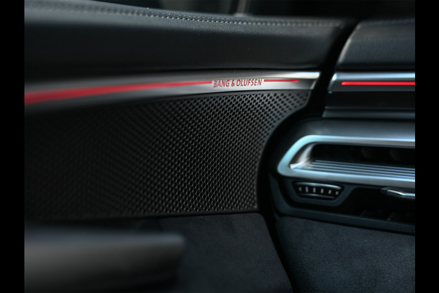 Audi A6 Avant 2.0 e-HYBRID QUATTRO S EDITION 299PK | S-SEATS | LUCHTVERING | PANORAMADAK | 360 CAMERA | EDITION ONE | B&O SOUND | HEAD-U