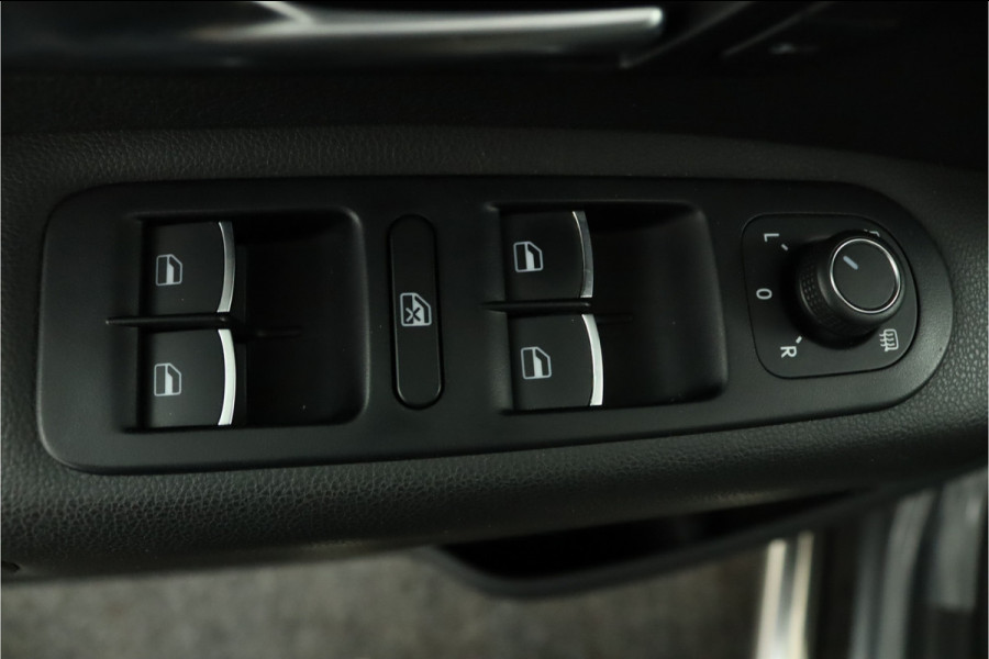 Volkswagen Amarok 3.0 TDI 4Motion DC Aventura Dubbele Cabine - Lichtmetalen Velgen 20'' - Cruise Control - Lederen Bekleding - Navigatie - Stoelverwarming - Bovag Garantie Volkswagen Amarok 3.0 TDI 4Motion DC Aventura Dubbele Cabine - Lichtmetalen Velgen 20'' - Cruise Control - Lederen Bekleding - Navigatie - Stoelverwarming - Bovag Garantie