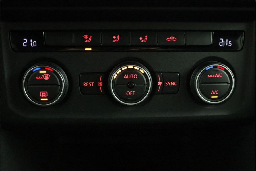 Volkswagen Amarok 3.0 TDI 4Motion DC Aventura Dubbele Cabine - Lichtmetalen Velgen 20'' - Cruise Control - Lederen Bekleding - Navigatie - Stoelverwarming - Bovag Garantie Volkswagen Amarok 3.0 TDI 4Motion DC Aventura Dubbele Cabine - Lichtmetalen Velgen 20'' - Cruise Control - Lederen Bekleding - Navigatie - Stoelverwarming - Bovag Garantie
