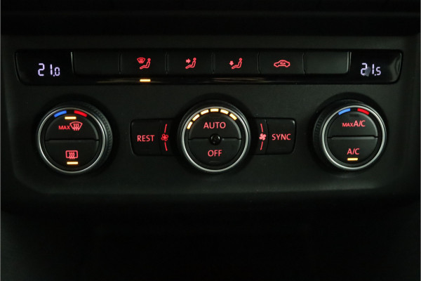 Volkswagen Amarok 3.0 TDI 4Motion DC Aventura Dubbele Cabine - Lichtmetalen Velgen 20'' - Cruise Control - Lederen Bekleding - Navigatie - Stoelverwarming - Bovag Garantie Volkswagen Amarok 3.0 TDI 4Motion DC Aventura Dubbele Cabine - Lichtmetalen Velgen 20'' - Cruise Control - Lederen Bekleding - Navigatie - Stoelverwarming - Bovag Garantie