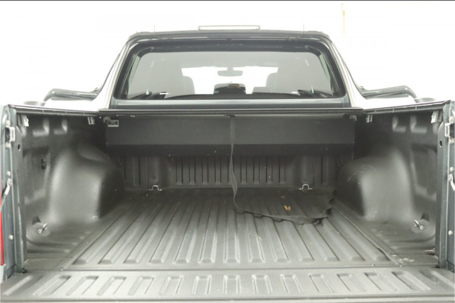 Volkswagen Amarok 3.0 TDI 4Motion DC Aventura Dubbele Cabine - Lichtmetalen Velgen 20'' - Cruise Control - Lederen Bekleding - Navigatie - Stoelverwarming - Bovag Garantie Volkswagen Amarok 3.0 TDI 4Motion DC Aventura Dubbele Cabine - Lichtmetalen Velgen 20'' - Cruise Control - Lederen Bekleding - Navigatie - Stoelverwarming - Bovag Garantie