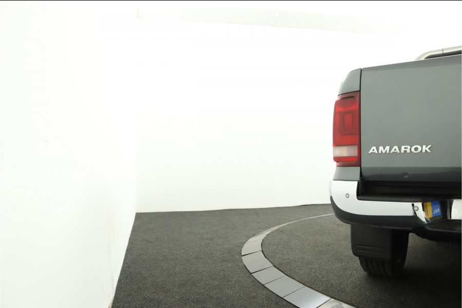 Volkswagen Amarok 3.0 TDI 4Motion DC Aventura Dubbele Cabine - Lichtmetalen Velgen 20'' - Cruise Control - Lederen Bekleding - Navigatie - Stoelverwarming - Bovag Garantie Volkswagen Amarok 3.0 TDI 4Motion DC Aventura Dubbele Cabine - Lichtmetalen Velgen 20'' - Cruise Control - Lederen Bekleding - Navigatie - Stoelverwarming - Bovag Garantie