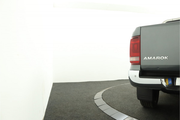 Volkswagen Amarok 3.0 TDI 4Motion DC Aventura Dubbele Cabine - Lichtmetalen Velgen 20'' - Cruise Control - Lederen Bekleding - Navigatie - Stoelverwarming - Bovag Garantie Volkswagen Amarok 3.0 TDI 4Motion DC Aventura Dubbele Cabine - Lichtmetalen Velgen 20'' - Cruise Control - Lederen Bekleding - Navigatie - Stoelverwarming - Bovag Garantie