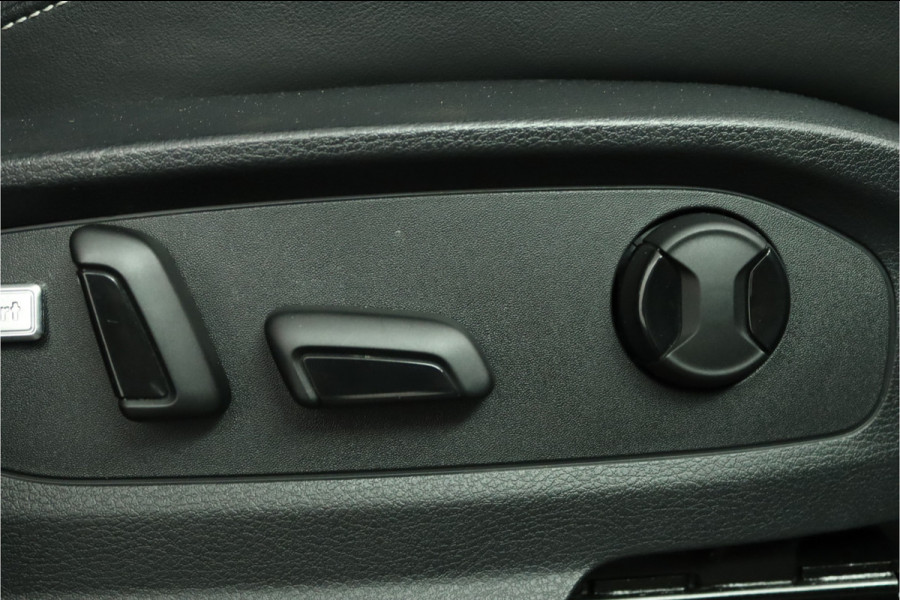 Volkswagen Amarok 3.0 TDI 4Motion DC Aventura Dubbele Cabine - Lichtmetalen Velgen 20'' - Cruise Control - Lederen Bekleding - Navigatie - Stoelverwarming - Bovag Garantie Volkswagen Amarok 3.0 TDI 4Motion DC Aventura Dubbele Cabine - Lichtmetalen Velgen 20'' - Cruise Control - Lederen Bekleding - Navigatie - Stoelverwarming - Bovag Garantie
