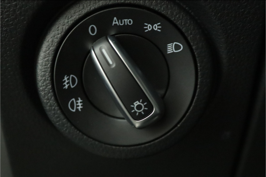 Volkswagen Amarok 3.0 TDI 4Motion DC Aventura Dubbele Cabine - Lichtmetalen Velgen 20'' - Cruise Control - Lederen Bekleding - Navigatie - Stoelverwarming - Bovag Garantie Volkswagen Amarok 3.0 TDI 4Motion DC Aventura Dubbele Cabine - Lichtmetalen Velgen 20'' - Cruise Control - Lederen Bekleding - Navigatie - Stoelverwarming - Bovag Garantie