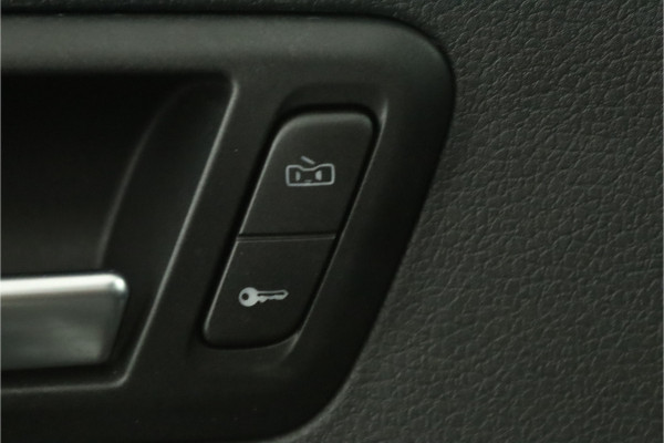 Volkswagen Amarok 3.0 TDI 4Motion DC Aventura Dubbele Cabine - Lichtmetalen Velgen 20'' - Cruise Control - Lederen Bekleding - Navigatie - Stoelverwarming - Bovag Garantie Volkswagen Amarok 3.0 TDI 4Motion DC Aventura Dubbele Cabine - Lichtmetalen Velgen 20'' - Cruise Control - Lederen Bekleding - Navigatie - Stoelverwarming - Bovag Garantie