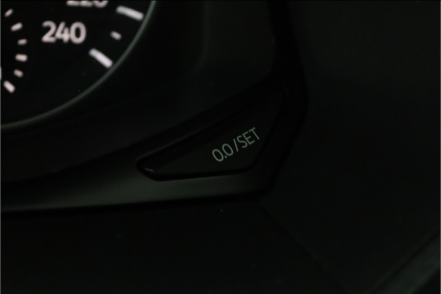 Volkswagen Amarok 3.0 TDI 4Motion DC Aventura Dubbele Cabine - Lichtmetalen Velgen 20'' - Cruise Control - Lederen Bekleding - Navigatie - Stoelverwarming - Bovag Garantie Volkswagen Amarok 3.0 TDI 4Motion DC Aventura Dubbele Cabine - Lichtmetalen Velgen 20'' - Cruise Control - Lederen Bekleding - Navigatie - Stoelverwarming - Bovag Garantie